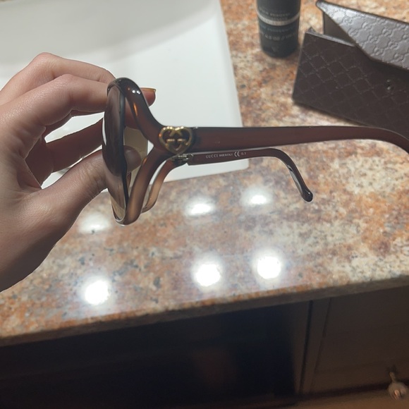 Gucci sunglasses - Picture 2 of 4